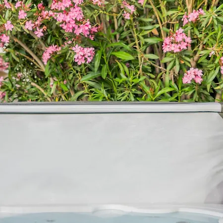 Pleiades - Sea Views, Private Pool & Hot Tub Kouklia