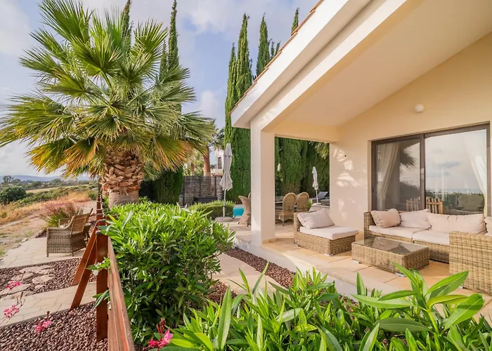 Pleiades - Sea Views, Private Pool & Hot Tub *