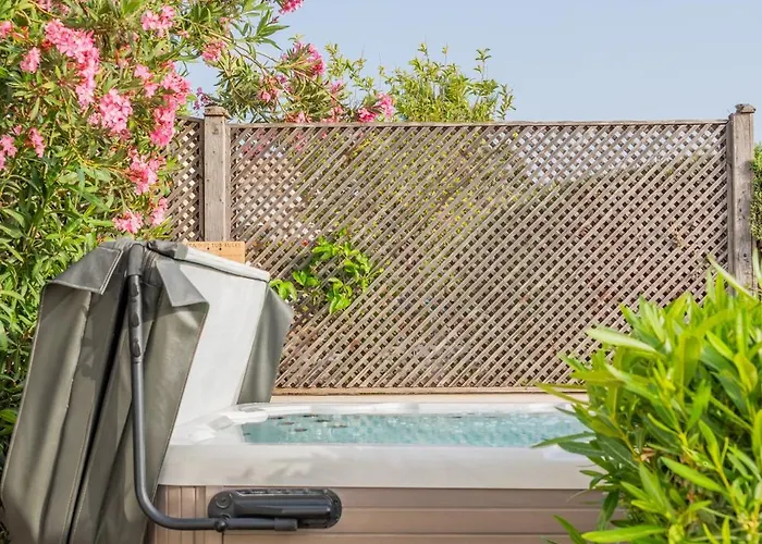 Pleiades - Sea Views, Private Pool & Hot Tub Βίλα