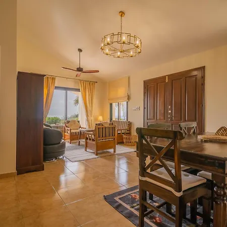 Villa Pleiades - Sea Views, Private Pool & Hot Tub Kouklia