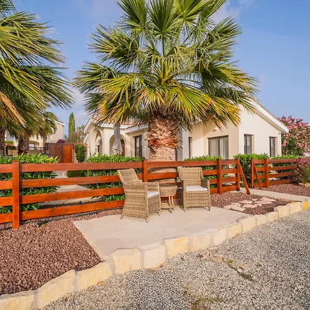 Pleiades - Sea Views, Private Pool & Hot Tub * Kouklia