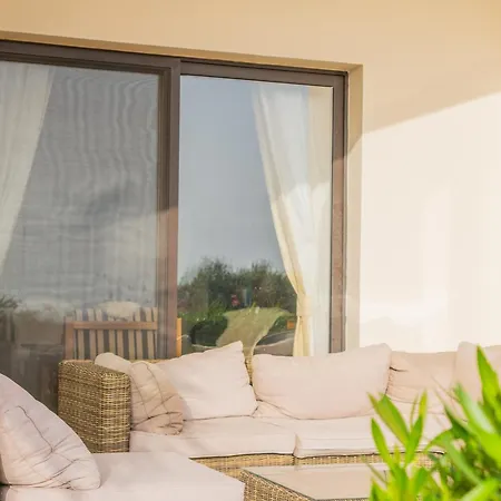 Pleiades - Sea Views, Private Pool & Hot Tub Kouklia