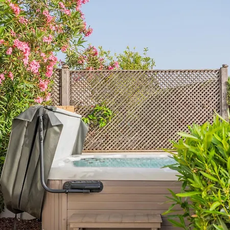 Pleiades - Sea Views, Private Pool & Hot Tub Вилла