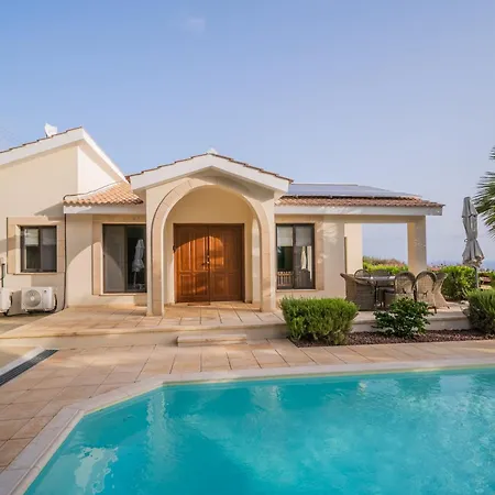 Pleiades - Sea Views, Private Pool & Hot Tub * Kouklia