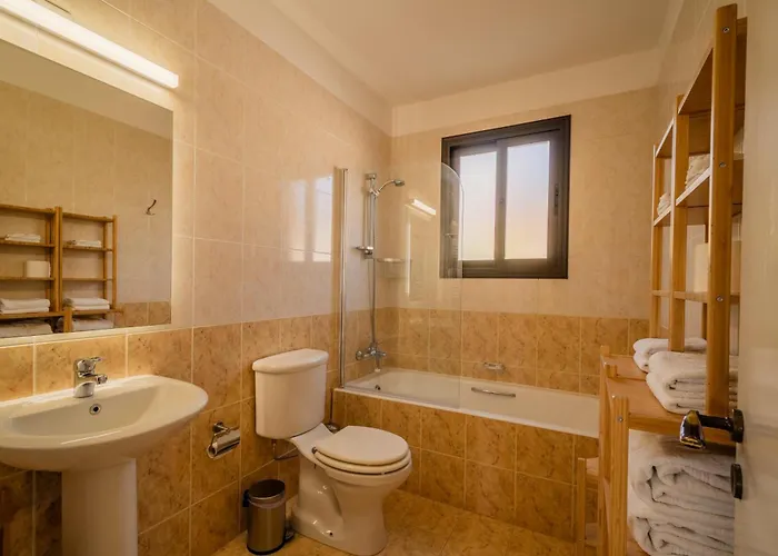 Pleiades - Sea Views, Private Pool & Hot Tub *