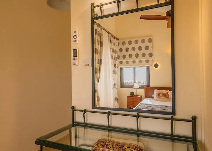 Pleiades - Sea Views, Private Pool & Hot Tub Kouklia