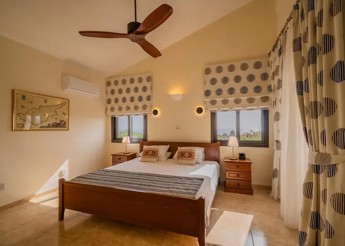 Pleiades - Sea Views, Private Pool & Hot Tub * Kouklia