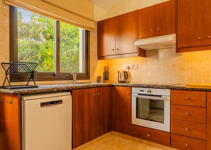 Pleiades - Sea Views, Private Pool & Hot Tub *